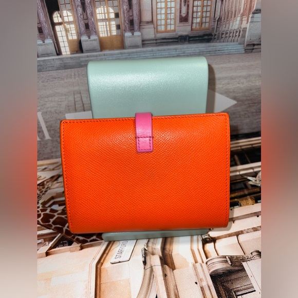 CELINE Grained Multifunction
Strap Wallet - Picture 2 of 9